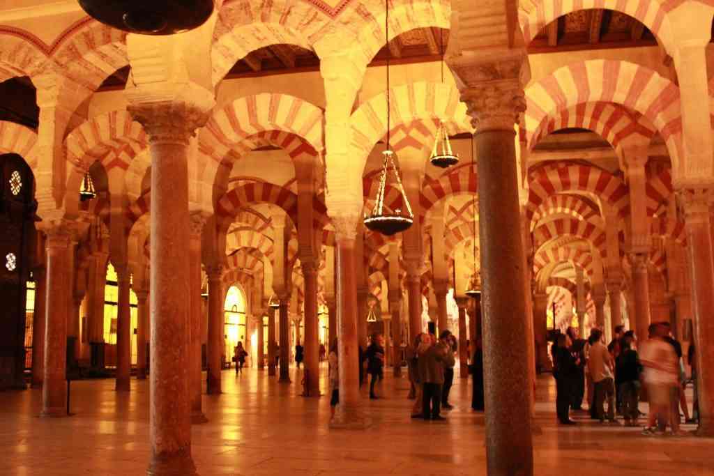 Detalhes da arquitetura árabe na Mesquita. Foto: Arquivo Pessoal / Divulgação.
