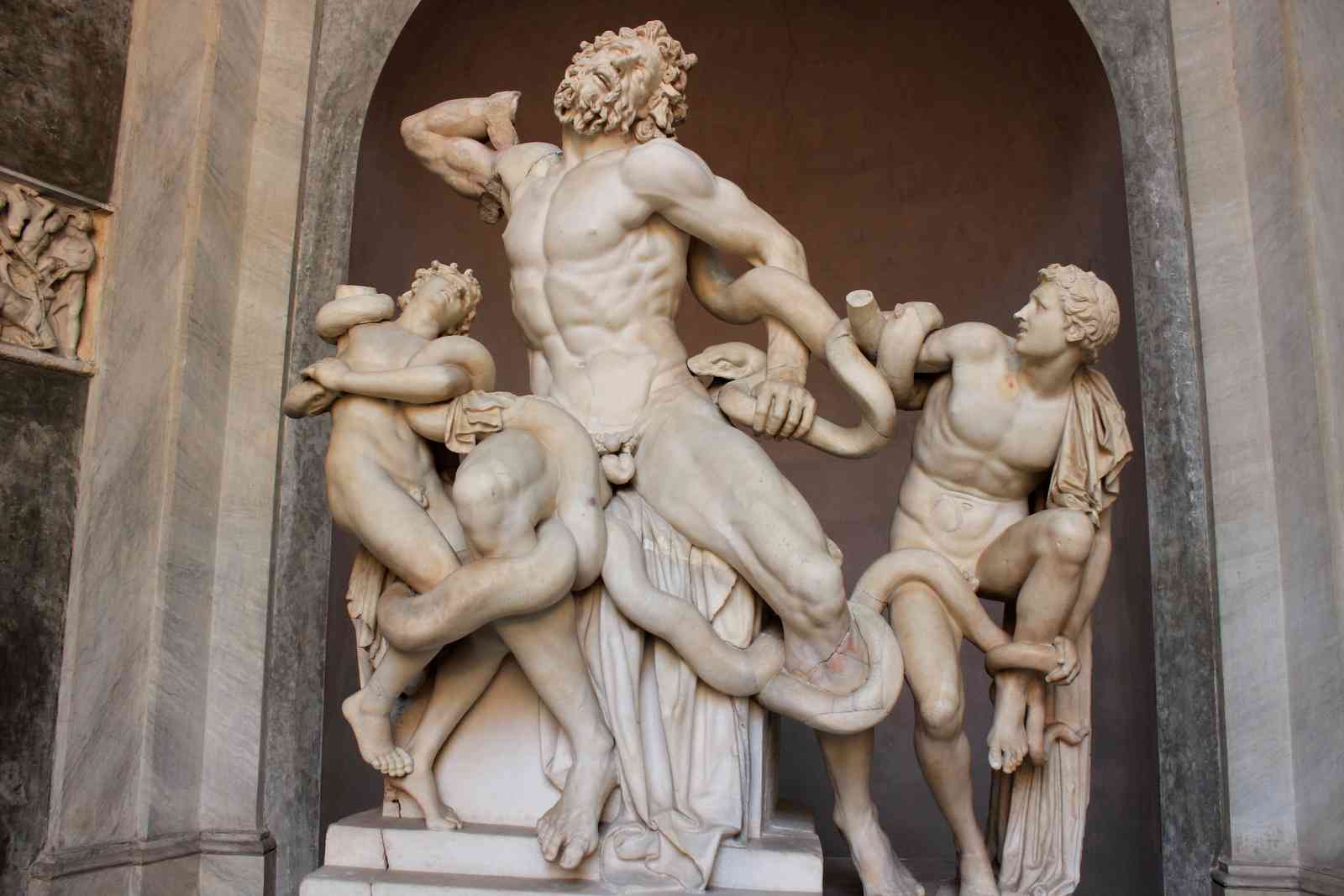 Laocoonte e seus filhos (Agesandro, Atenodoro, Polidoro; aprox. 40 a.C)