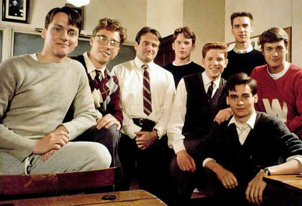 Romantizar o Agora: A Sociedade dos Poetas Mortos Envelheceu Mal? 1 Sociedade dos poetas mortos disney+ dead poets' society filme