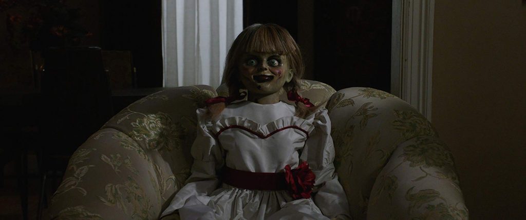 Invocação do Mal | Conheça os Casos Reais Que Deram Origem aos Filmes e Descubra o Que Hollywood Inventou 2 Annabelle 3