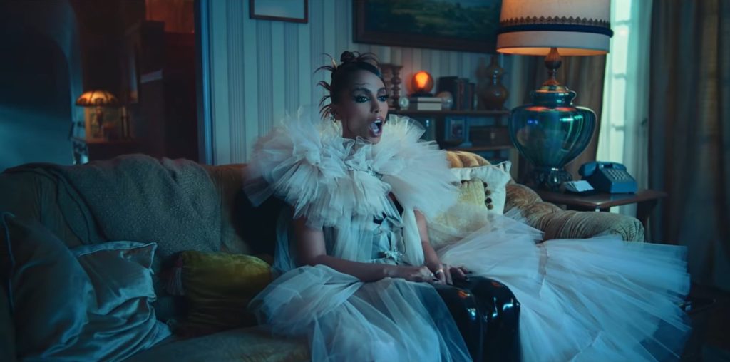 Anitta lança clipe para "Boys Don't Cry" 1 boysdontcry1