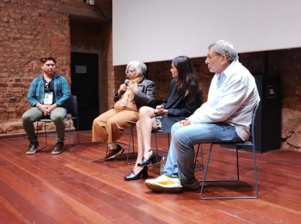 Coletiva com Lúcia Murat, Daniel Saglia, atriz e distribuidor do filme