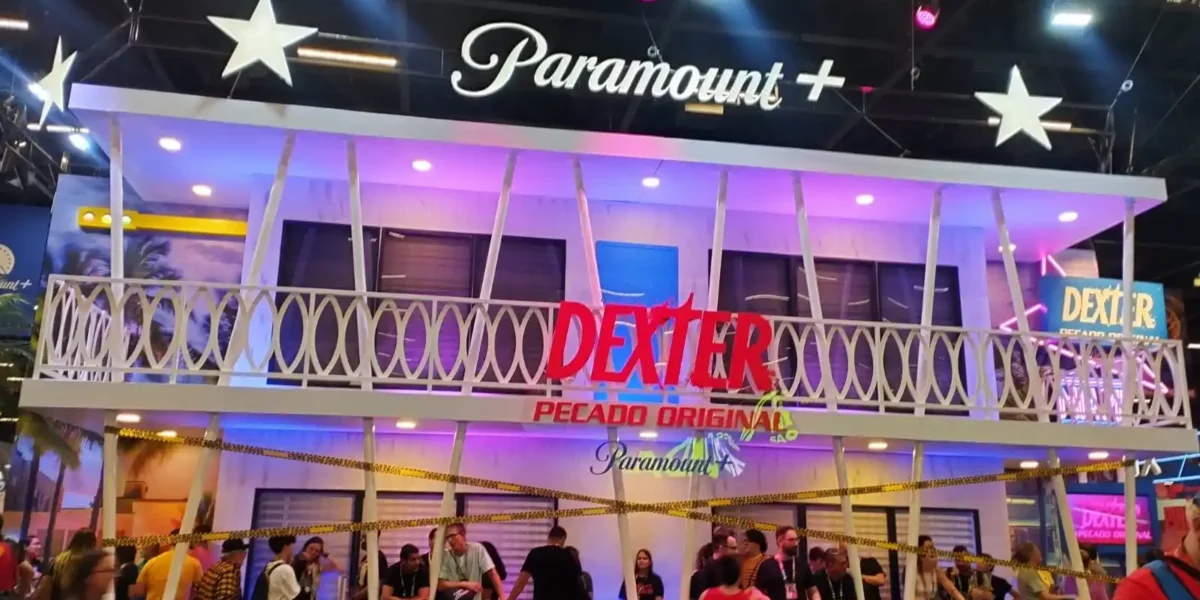 Dexter: Pecado Original Ganha Destaque no Estande da Paramount+ na CCXP24 Dexter Pecado Original - CCXP24