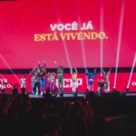 Painel no Palco Thunder na quinta-feira da CCXP24. Foto para a matéria de acessibilidade na CCXP.