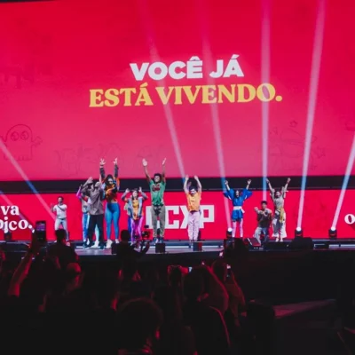 Painel no Palco Thunder na quinta-feira da CCXP24. Foto para a matéria de acessibilidade na CCXP.
