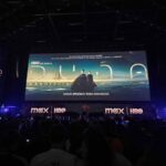Fotografia do painel da série de "Duna", na CCXP24, antes dele começar.