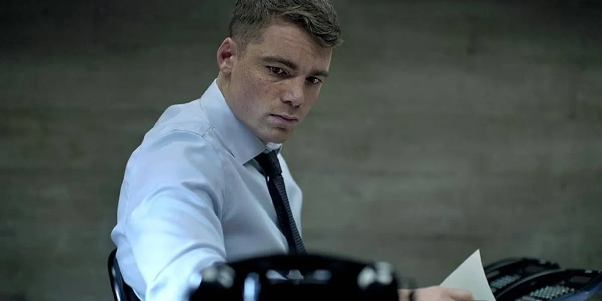 O Agente Noturno | Netflix Libera Trailer da 2ª Temporada da Série Gabriel Basso como Peter Sutherland em "O Agente Noturno" ("The Night Agent") da Netflix.