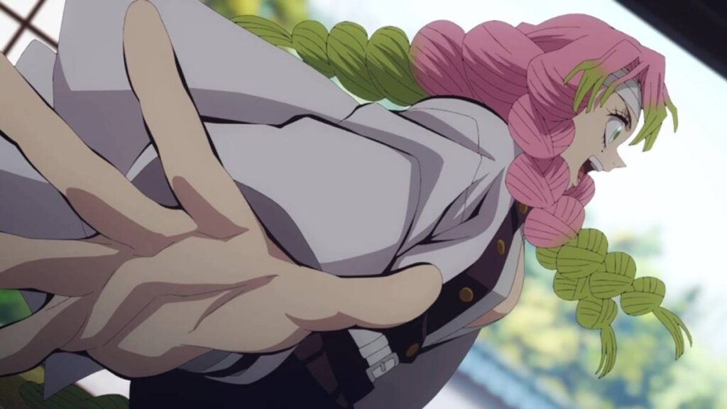 Os Piores Animes de 2024 5 Captura de tela da 4ª temporada de Demon Slayer. A hashira Mitsuri é vista na lateral, com a câmera focando a partir de sua mão até a cabeça.