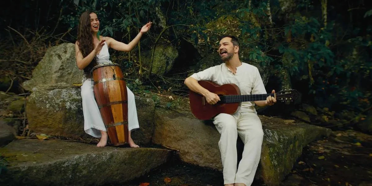 Duo "Rosa Amarela" para o clipe de "Porta do Cruzeiro. A