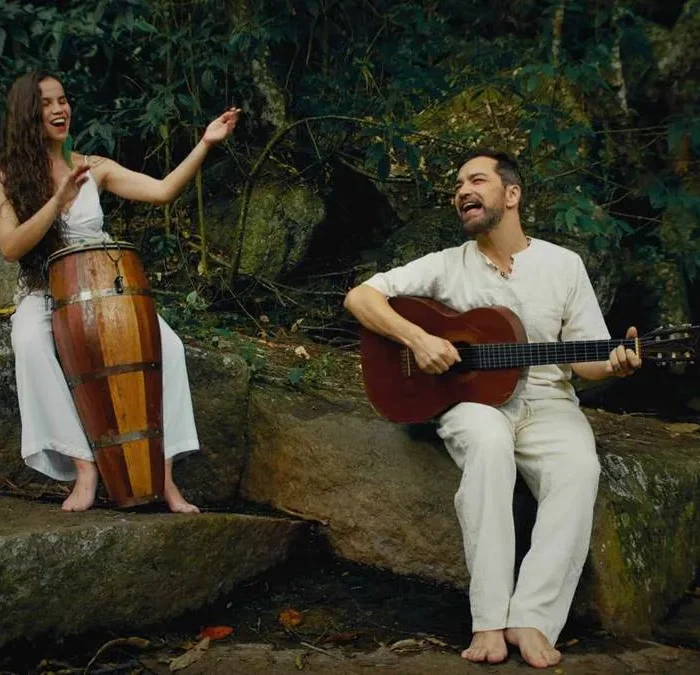 Duo "Rosa Amarela" para o clipe de "Porta do Cruzeiro. A