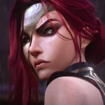 Sony adaptará Horizon Zero Dawn e Helldivers 2, sucessos do Playstation, para os cinemas Katarina, de League of Legends, parcialmente mascarada na parte direita do rosto, diagonalmente. Katarina tem cabelos longos e escarlates. Ela olha séria para a câmera.