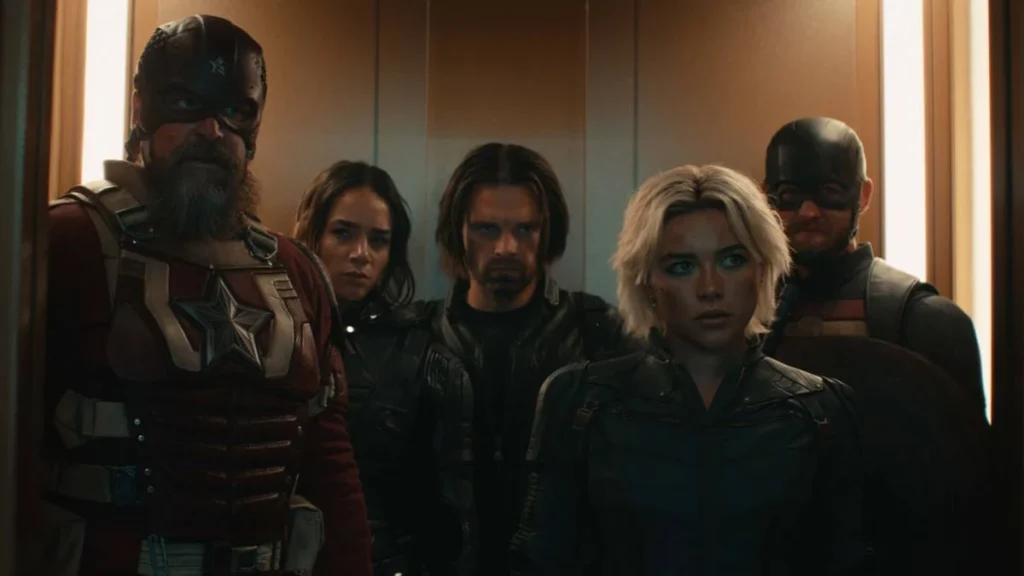 Kevin Feige Fala Sobre Futuro do MCU Após 2025 3 Equipe do longa "Thunderbolts*", da Marvel, em elevador.
