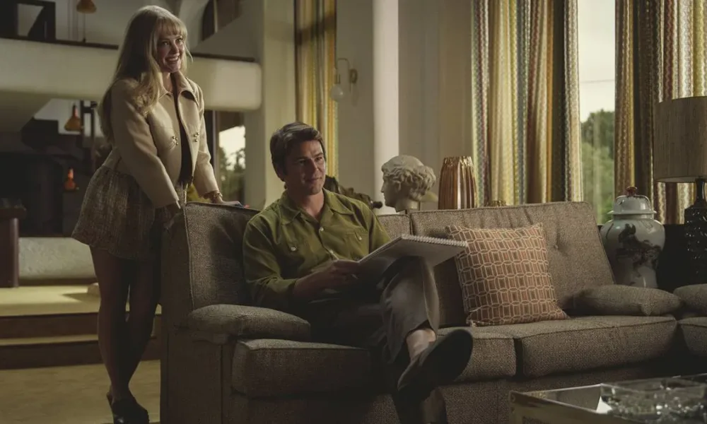 Casal do episódio 3 da sexta temporada da série "Black Mirror".