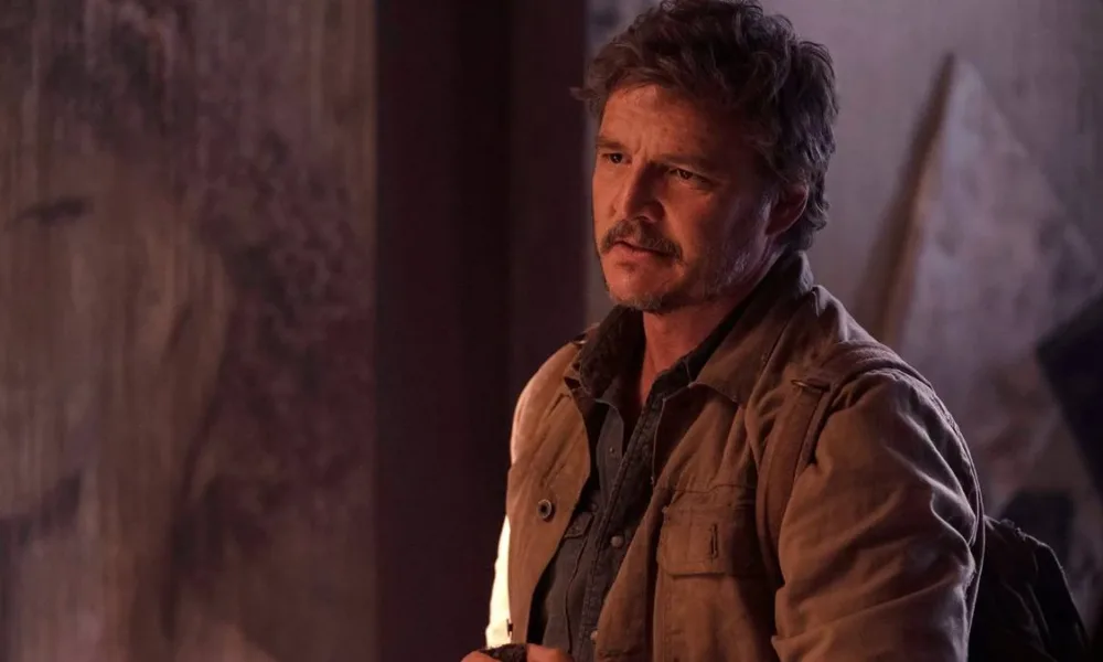 Pedro Pascal no 2º episódio da 1ª temporada de "The Last of Us" em um prédio abandonado.