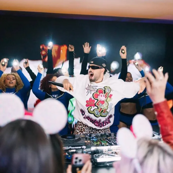 Pedro Sampaio em evento do House of Mouse Tour, em seu setlist no Rio.