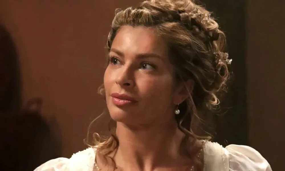 Grazi Massafera como Dona Beja, protagonista de novela homônima no streaming da HBO Max, caracterizada com roupas de época.