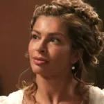 Grazi Massafera como Dona Beja, protagonista de novela homônima no streaming da HBO Max, caracterizada com roupas de época.