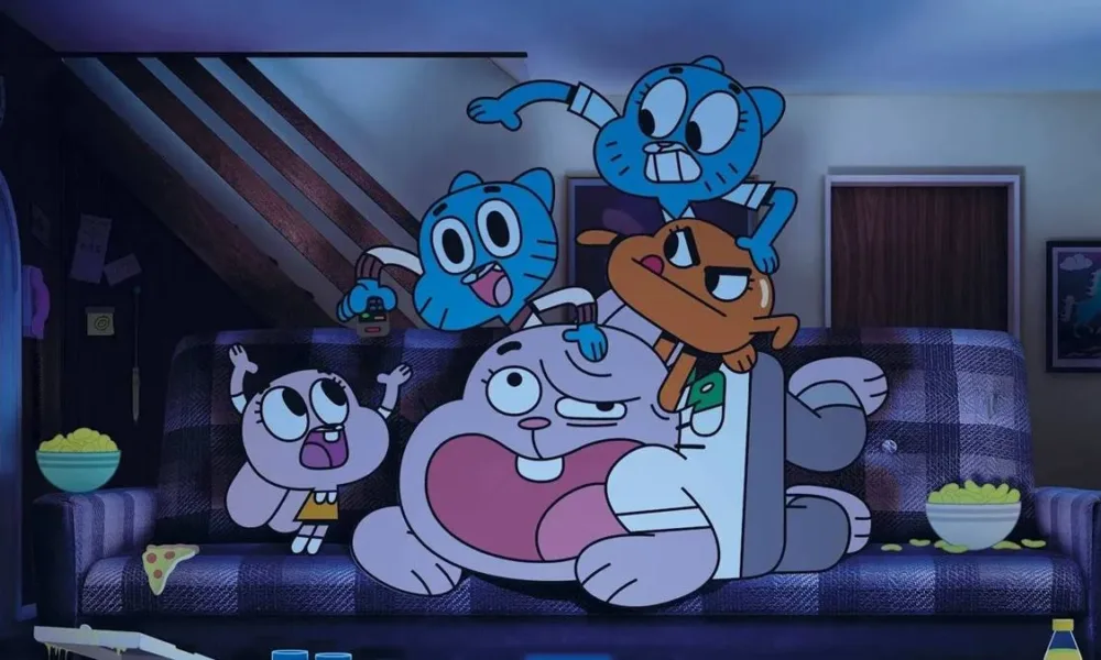 Imagem de "O Incrível Mundo de Gumball" com os Waterson em um sofá. O pai Ricardo está sendo pisoteado por Gumball (com o controle remoto), Darwin, e a esposa Nicole, e Anaís Tenta alcançar o controle das mãos do irmão. Há guloseimas espalhadas pelo sofá.