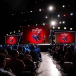 Clássicos Por Um Triz: 10 Hits Que Quase Não Foram Gravados Painel da Marvel com jogo do Homem Aranha na Summer Game Fest.