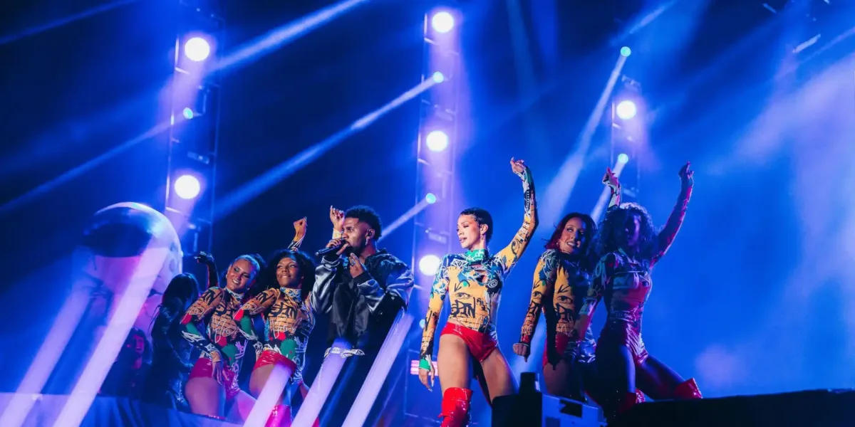 The Town 2025 | Jason Derulo faz show em piloto automático com playback Jason Derulo no The Town