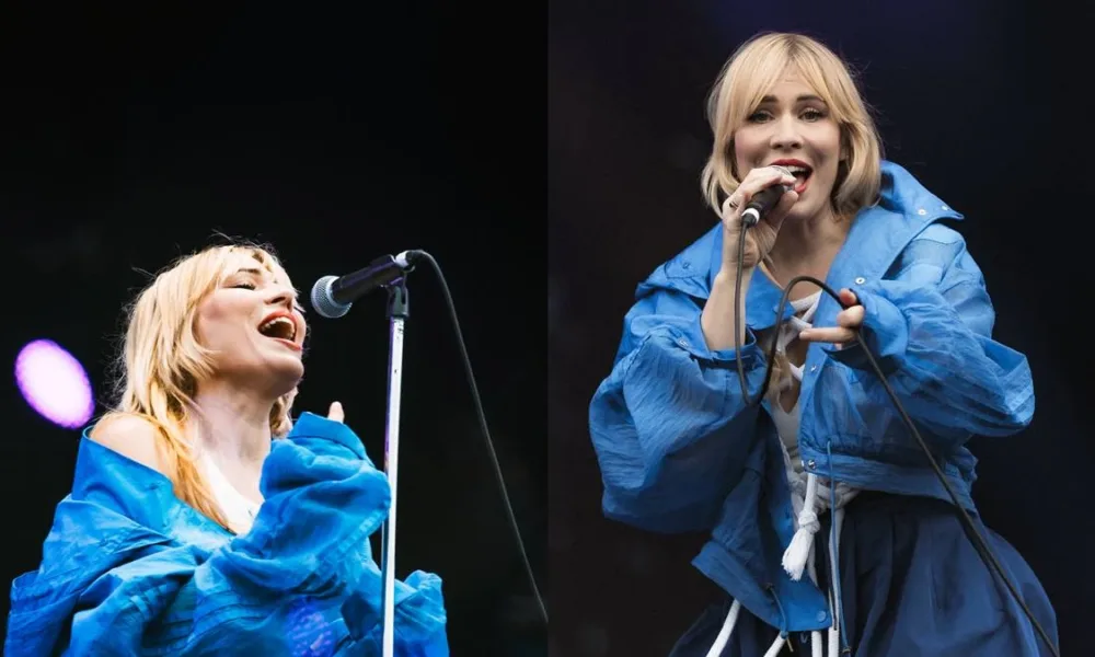 Colagem com duas fotos de Natasha Bedingfield, vestido esvoaçante azul, no The Town 2025, palco Skyline.