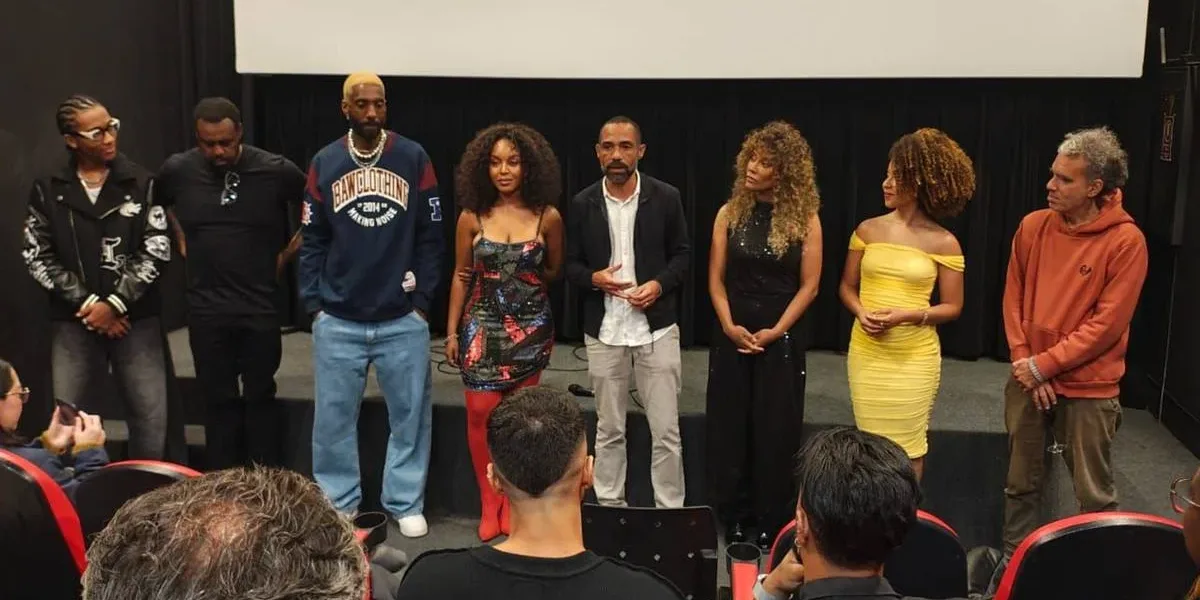 Clube Spelunca | Tradição e Diversão na Nova Série Brasileira Produzida pela Giros Filmes, HBO e TNT Elenco de "Clube Spelunca" durante evento de pré-estreia em São Paulo.