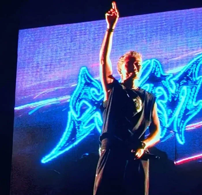 Fotografia do show do Chase Atlantic no Suhai Music Hall, 2025.