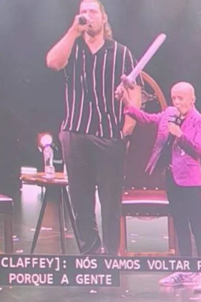 Telão com Peter Claffey e companhia promovendo "O Cavaleiro dos Sete Reinos", spin-off futuro do universo de Game of Thrones durante a CCXP25.