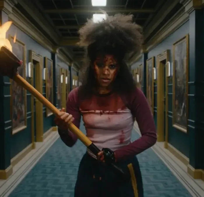 Zazie Beetz em cena do filme Eles Vão Te Matar