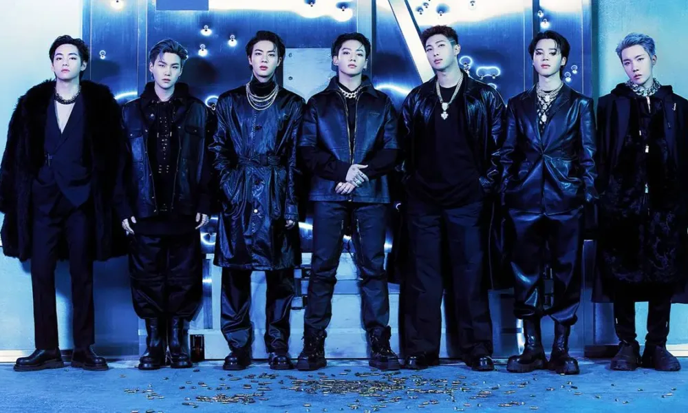 Sete membros do BTS em imagem promocional para último álbum.