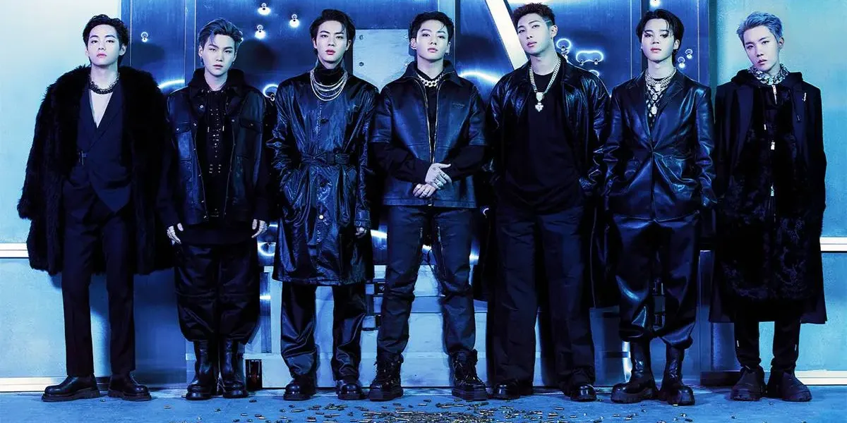 Sete membros do BTS em imagem promocional para último álbum.