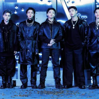 Sete membros do BTS em imagem promocional para último álbum.