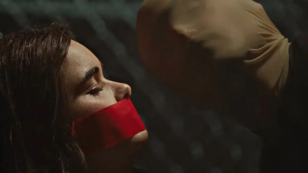 As Faces da Morte | Barbie Ferreira Fala Sobre o Filme 1 Barbie Ferreira em cena de As Faces da Morte