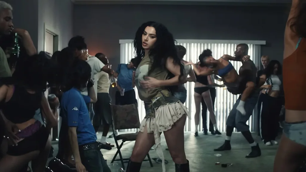 A Ascensão de Charli xcx | Como "BRAT" se tornou o Manifesto da Geração Z 1 Álbum BRAT