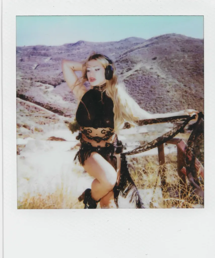 Slayyyter e o Sucesso de ‘Worst Girl in America’ | Como a Artista Conquistou o Mainstream Desconstruindo o Sonho Americano 2 Worst Girl in America