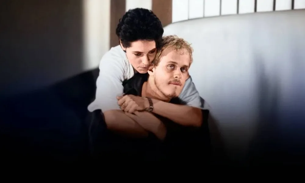 Diná abraçando Alexandre na novela "A Viagem", de 1994.