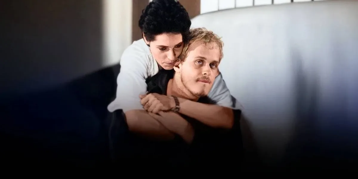 Diná abraçando Alexandre na novela "A Viagem", de 1994.