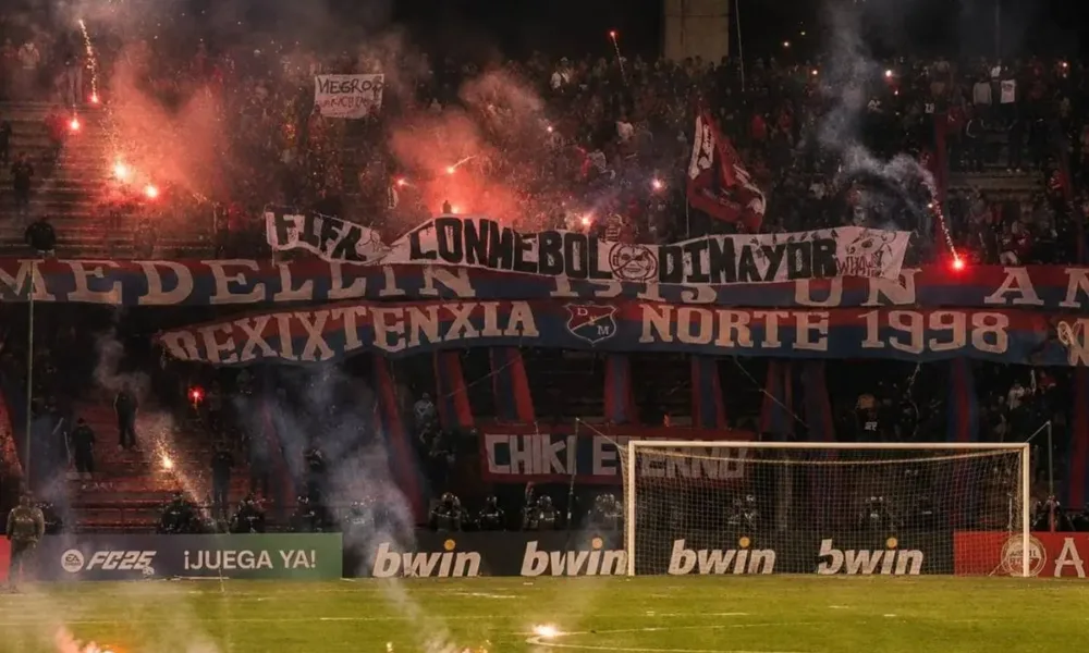 Confusão em estádio jogo do Independiente Medellín. Imagem gerada por Inteligência Artificial.