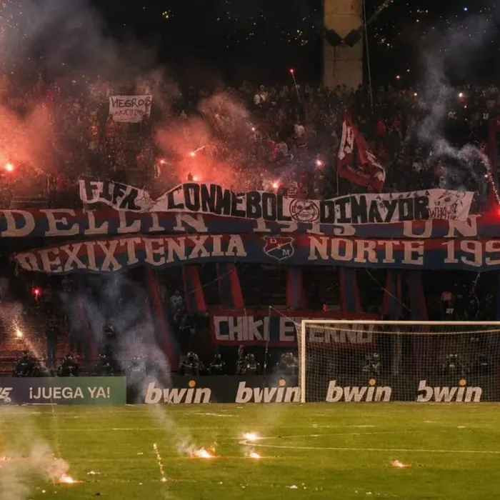 Confusão em estádio jogo do Independiente Medellín. Imagem gerada por Inteligência Artificial.