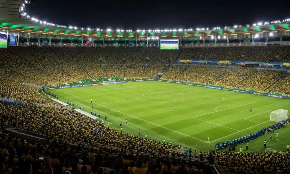 Estádio com torcida quase toda em verde amarelo. Imagem gerada por IA.