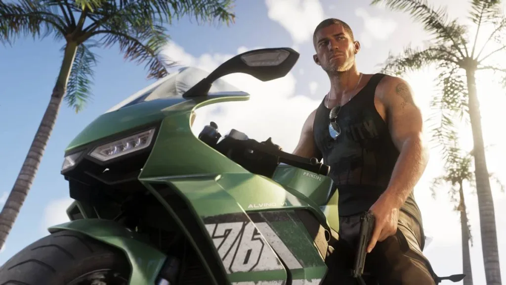 A imagem mostra o protagonista do jogo Grand Theft Auto V, Jason, em uma motocicleta Principe, segurando um revólver com a mão esquerda, olhando à direita. Imagem em contra plongée.
