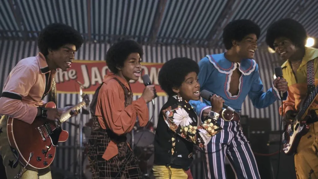 Caracterização dos Jackson Five na cinebiogafia "Michael" (2026).