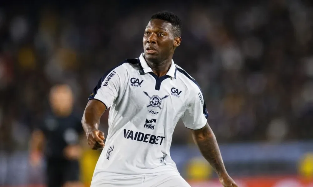 Patrick de Paula com uniforme do Remo. Imagme gerada por IA.