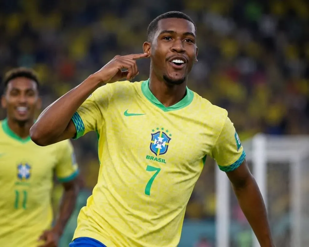 Rayan correndo com a camisa da seleção brasileira. Imagem gerada por IA.