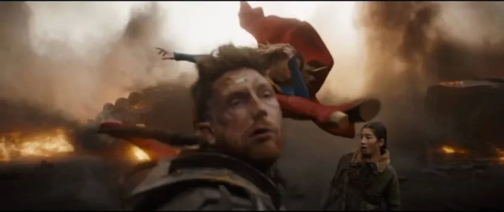 Supergirl Revela Novas Imagens Inéditas e Destaca Visual da Heroína em Meio ao Caos de Uma Guerra Galáctica 4 Nova imagem de "Supergirl", filme de 2016. Protagonista em ambientação de guerra luta cotnra vilão.