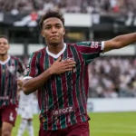 Paulinho comemorando gol pelo Fluminense em Imagem Gerada Por IA