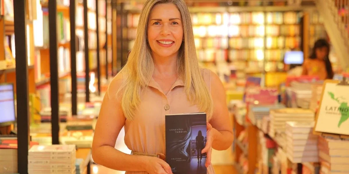 Conexões Tardias | Livro Explora Separação de Pais e Filhos em Romance Sobre Luto Cristina Padilha Autora Conexões Tardias