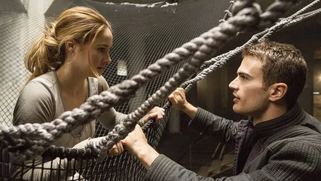 Divergente Casal Tris Quatro