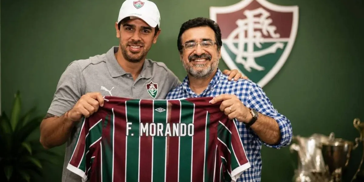Fluminense Anuncia Facundo Morando Como Novo Técnico da Equipe Feminina de Vôlei Facundo Morando posando com diretoria do clube em sua contratação para técnico do Fluminense em Vôlei Feminino.