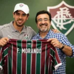 Facundo Morando posando com diretoria do clube em sua contratação para técnico do Fluminense em Vôlei Feminino.